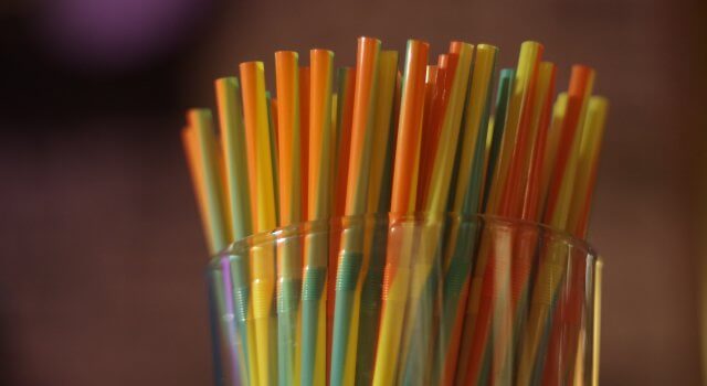 pajitas de plastico