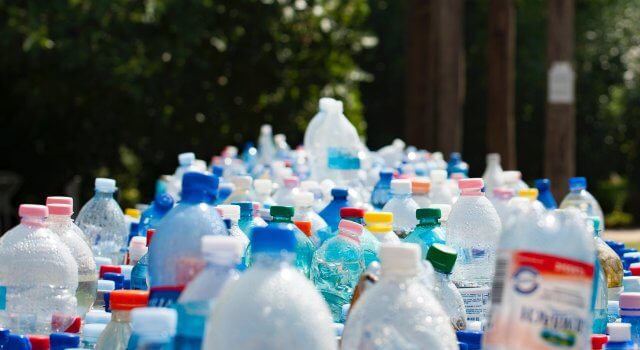 botellas de plastico contaminacion