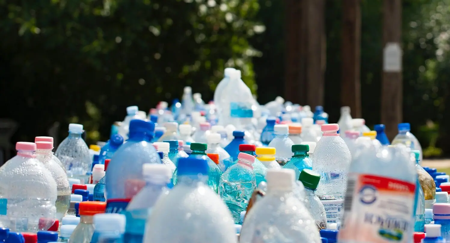 botellas de plastico contaminacion