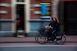 Ir en bicicleta al trabajo puede ser la clave de la felicidad