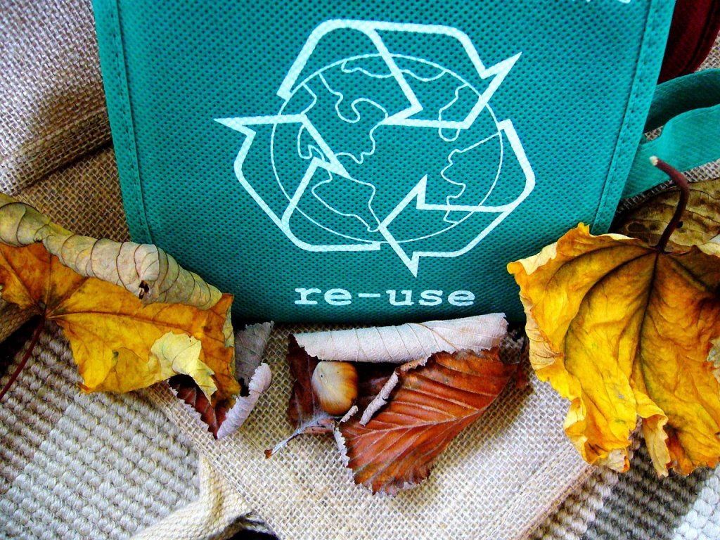 ropa-sostenible-moda-reciclada