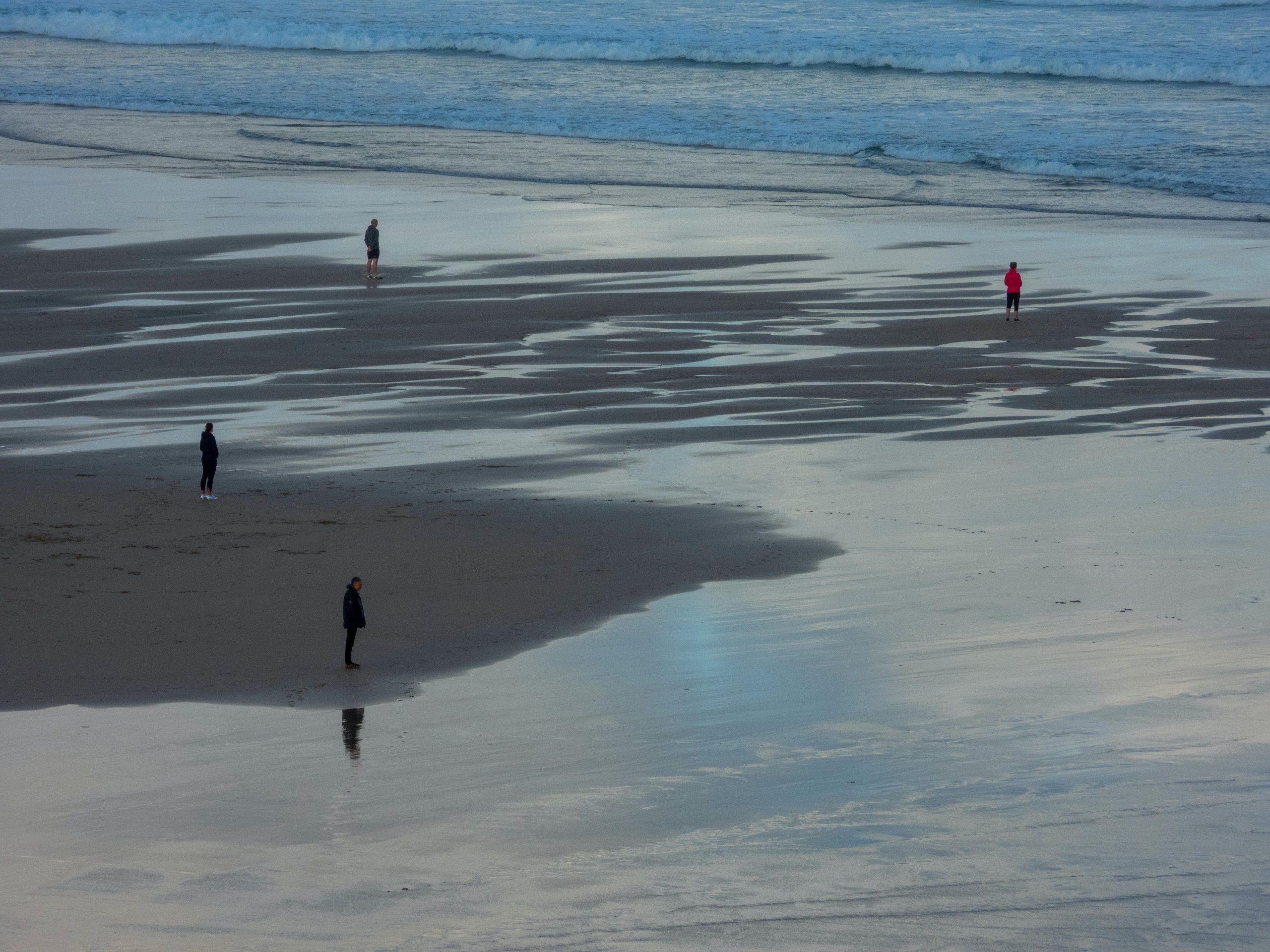 ser-seguro-pasear-por-la-playa-este-verano-lo-que-se-sabe-sobre-el