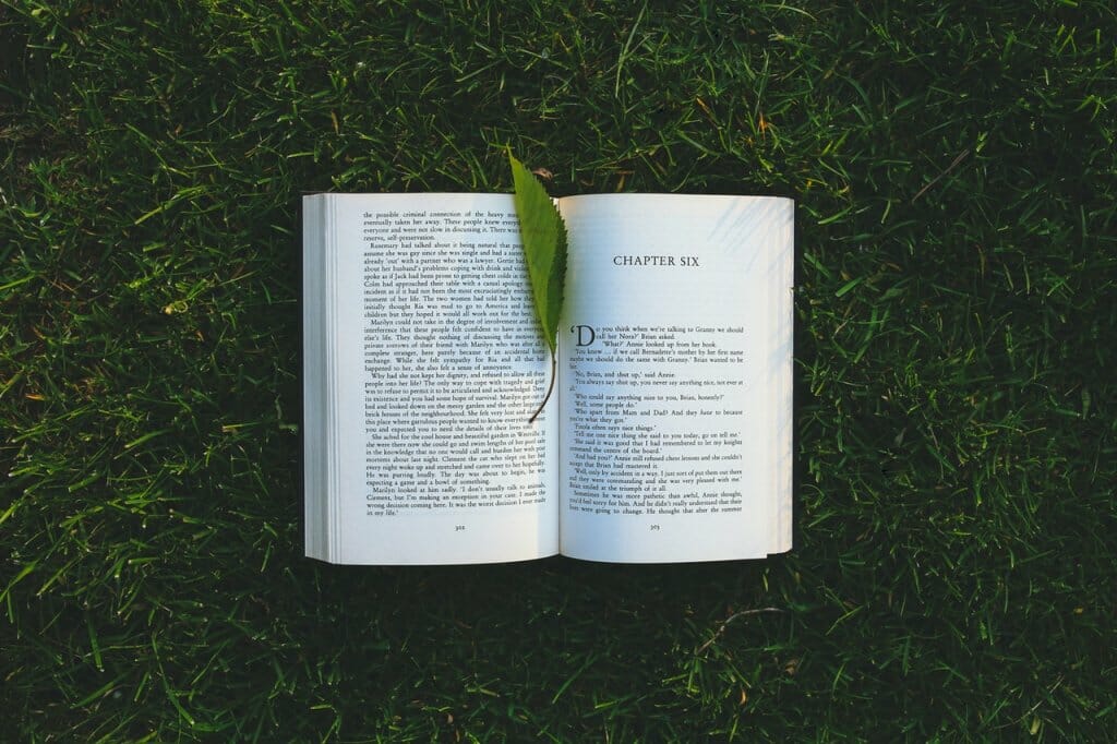 libro sobre césped, día del libro