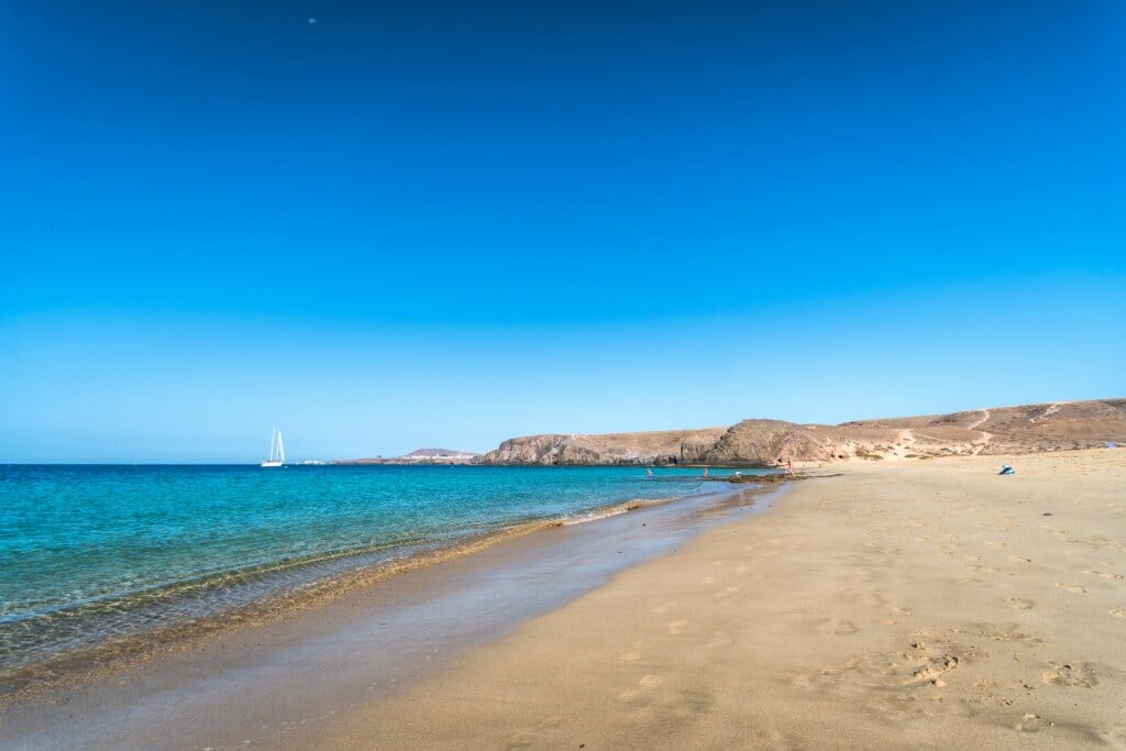 playa-paradisiaca-playa-papagayo-lanzarote