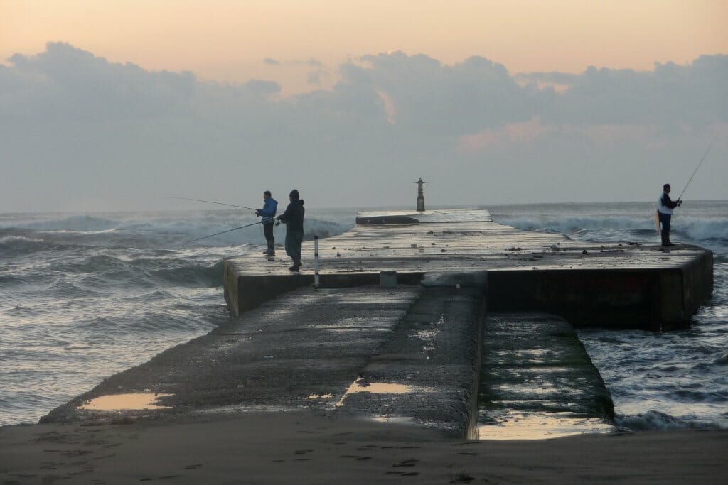 diques portuarios medio metro del nivel del mar