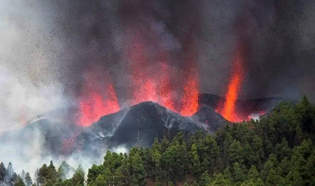 erupcion volcan la palma lava magma