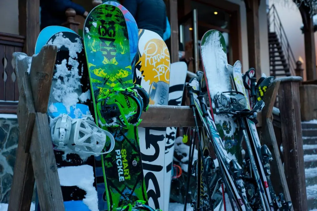 ¿Qué es más fácil de aprender: esquí o snowboard?