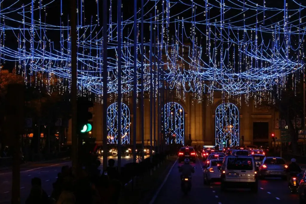 madrid puerta de Alcalá iluminación navideña