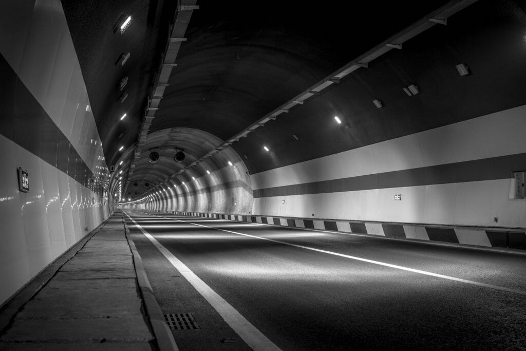 Cómo conducir con viento entrada de túnel carretera