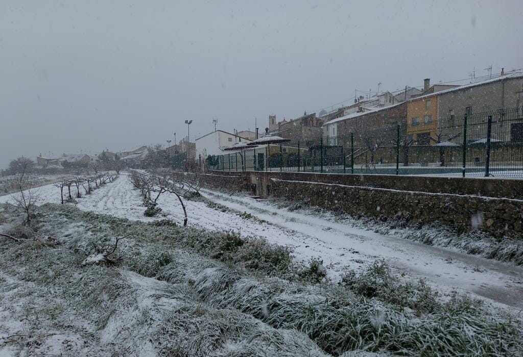 The snow arrives in Alicante: the photos of the snowfall that surprise the neighbors