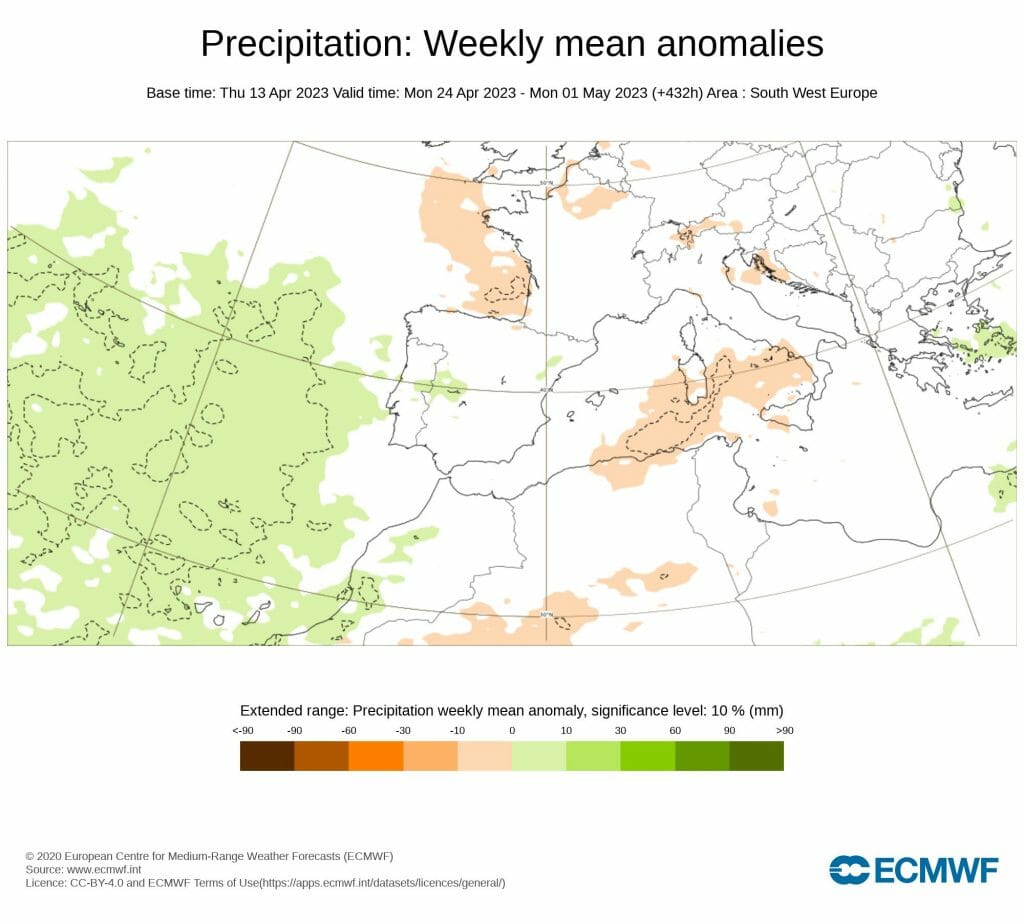 Anomalía de precipitación prevista para la última semana de abril. Verdes indican más lluvia de lo normal. Fuente: ECMWF