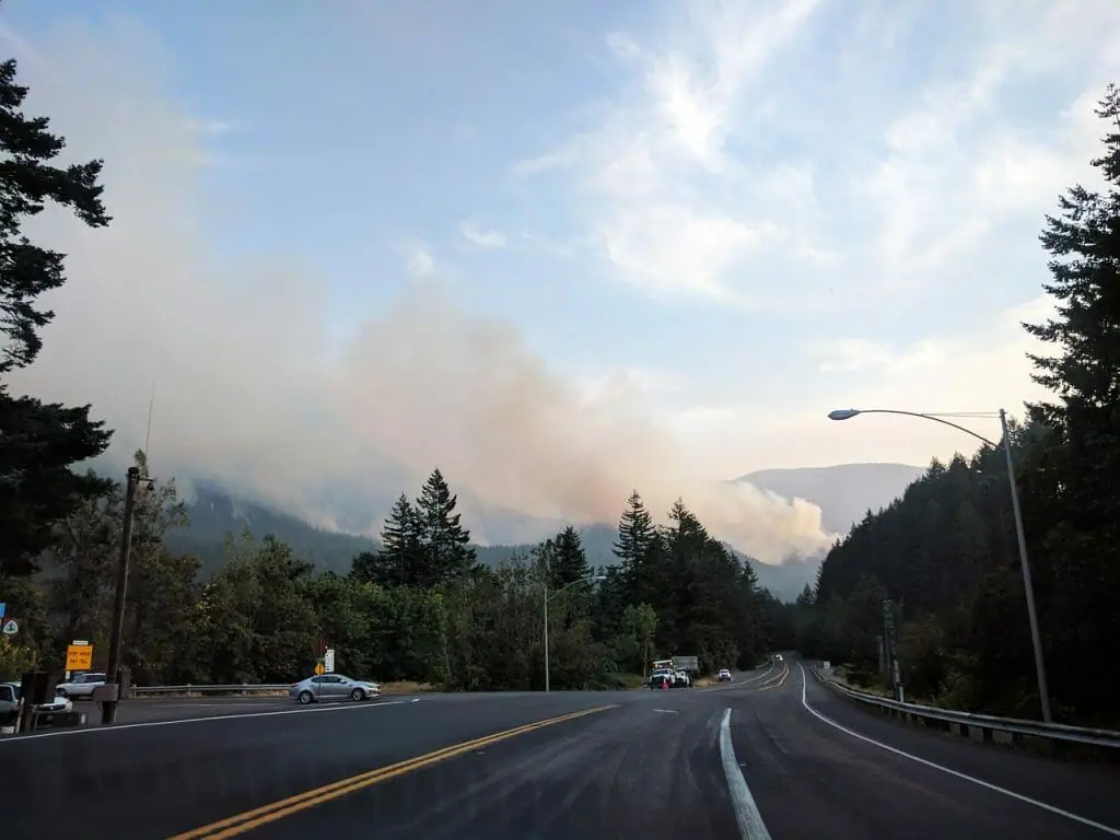 las-consecuencias-del-humo-de-los-incendios-forestales-salud-medioambiente-en-canada (2)