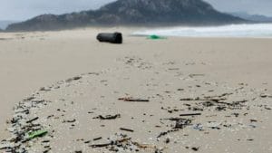 Pellets de plástico en Galicia: ¿qué son y qué ha pasado en las playas?