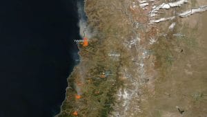 Última hora incendios Chile: el fuego deja 120 fallecidos y 15.000 hogares calcinados