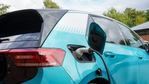 ¿Qué contamina más un vehículo eléctrico o de gasolina?