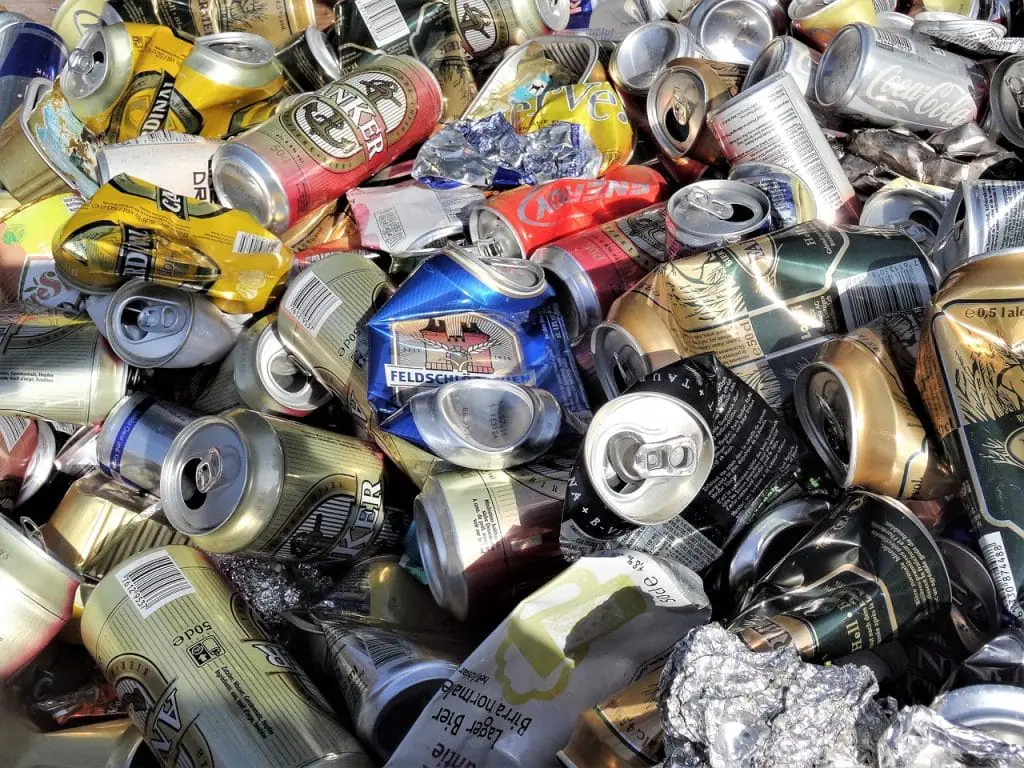 hay-que-aplastar-las-latas-para-mejorar-su-reciclaje-si-o-no (1)