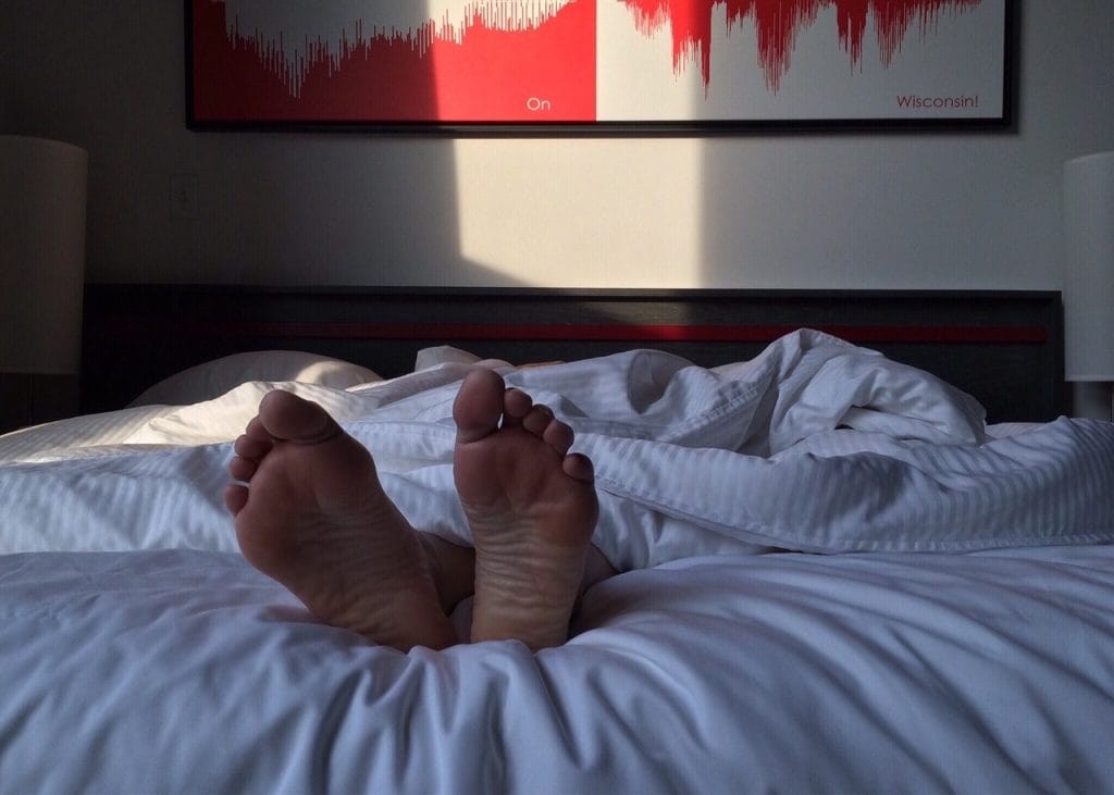 trucos-para-dormir-con-calor-y-refrescarse-en-durante-la-noche-segun-los-expertos (3)