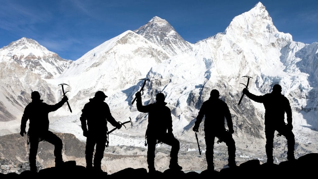 Alpinistas en el Everest