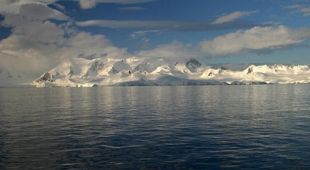 China parte hacia la Antártida en busca de pistas sobre el cambio climático