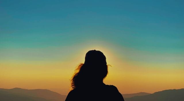 ¿De qué color vestirse para el eclipse? El efecto Purkinje cambiará lo que ven tus ojos