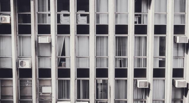 ¿Por qué el calor aumenta la contaminación en casa?