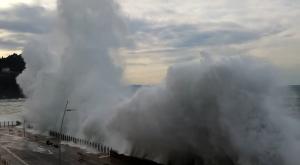 Olas de 10 metros en el norte de España