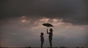 ¿Cómo saber a qué distancia está una tormenta?