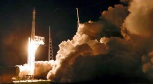 La NASA lanza 'sonda Lucy' para estudiar los asteroides de Júpiter
