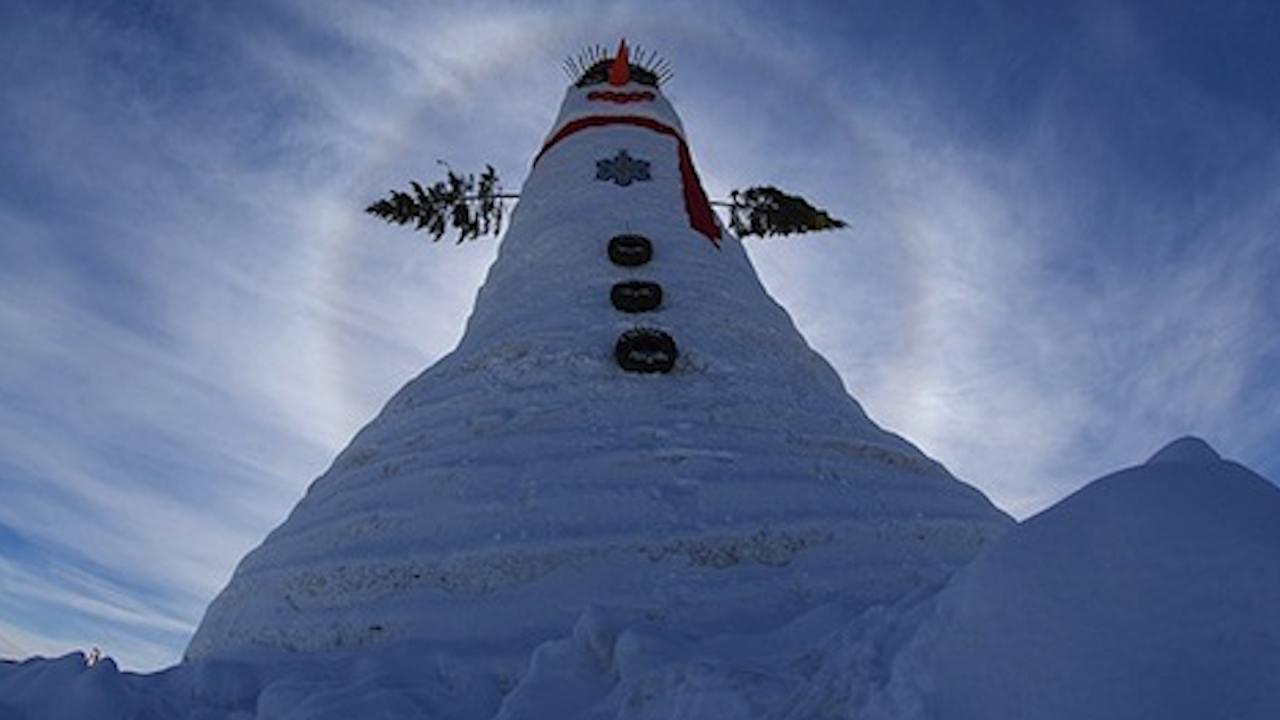¡El muñeco de nieve más grande del mundo!